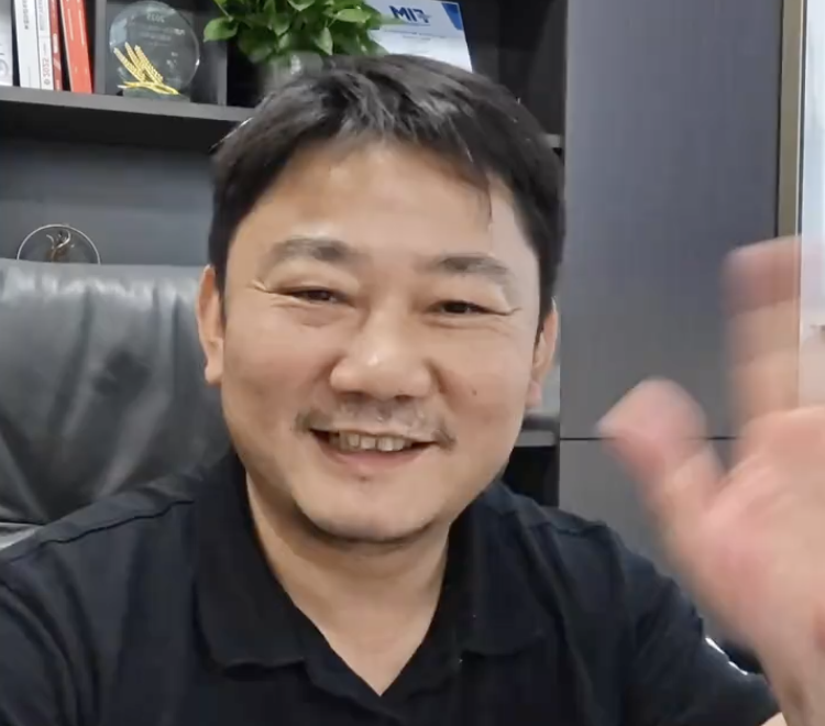 爱体育官方-惺惺相惜！张雪：喝高了后给东来哥刷3万礼物 之前不信他的自由爱